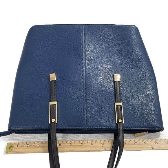 PortoVino Classic Tote Bag - Vegan
Leather Wine Purse Navy Blue - Picture 9 of 14